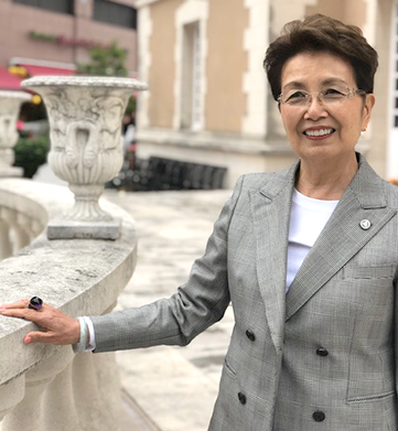 加賀美由加里（かがみゆかり）様